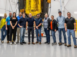 Джеф Безос показа лунния апарат Blue Moon MK1 на Blue Origin