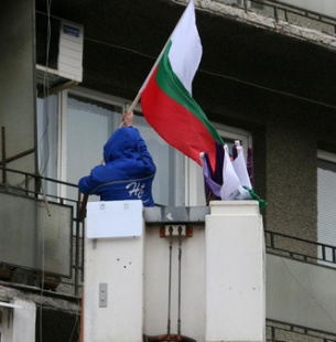 Полуобразовани и полуморални: проклятието на България