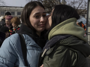 &quot;Наредиха ми да се съблека и започнаха да ме разпитват&quot;: какво се случва в руските филтрационни лагери?