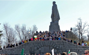 Пловдивчани на протест в защита на &quot;Альоша&quot;