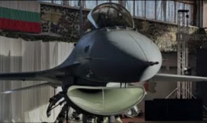 ЕК: Твърденията за саботаж или чужда намеса при българския F-16 трябва да бъдат взети сериозно
