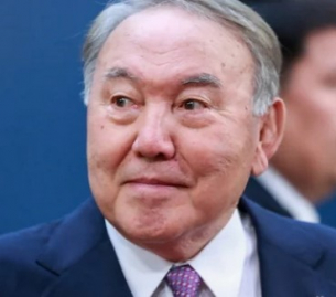 Президентът на Казахстан къта активи за $100 млрд.