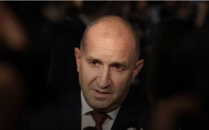 Радев: Депутатите трябва да се съобразят с искането за референдум за еврото