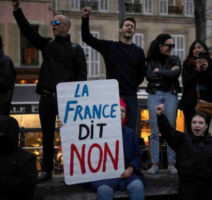 „Не е в негов стил да слуша французите“ – Libération за решението на Макрон да прокара пенсионната реформа без одобрението на парламента