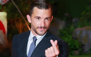 Списание „Пийпъл“: Джонатан Бейли е най-сексапилния мъж на 2025 г.