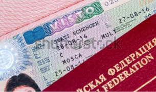 Politico: ЕС реже достъпа на руснаците до шенгенското пространство, спира издаването на визи