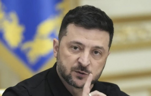 Die Welt: Зеленски се бори за оцеляването си