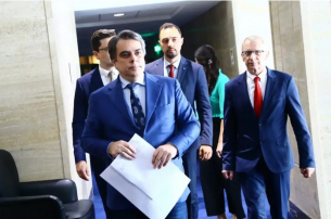 ПП-ДБ готвят тежък удар на държавните служители