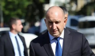 Документ разкри какви тлъсти пачки е надиплил Радев като президент