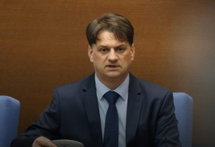 Гневно писмо на артисти срещу палячото министър Бачев: Културата е в пълен блокаж!