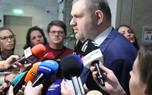 Пеевски съсипа Радев: Чичо Румен първо да прочете какво е решил КС