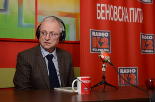 Дават ли си сметка управляващите партии, че с въвеждането на еврото ще се прострелят в крака?