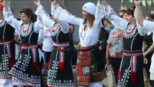 Фолклор в училищата = бич за самозваните родолюбци