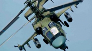 Руски Ка-52М удари маскирана техника и живата сила на ВСУ
