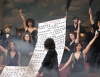 Феминистки нахлуха на червения килим в Кан срещу насилието над жени