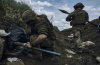 «Украйна се управлява от диверсанти»: Войник от ВСУ се нахвърли върху Зеленски заради странната тактика