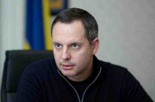 Приближени на заместник-началника на кабинета на Зеленски попаднаха в антикорупционен скандал