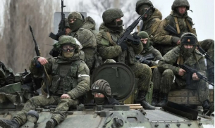 Руснаците напредват в Купянск, ВСУ трупа оръдия и дронове край Харков. Путин награждава създателите на "Буревестник"