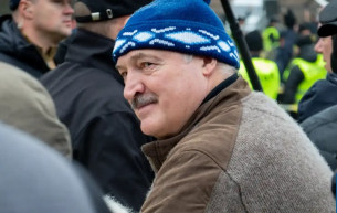 Лукашенко със &quot;съвет&quot; към Зеленски: Приемай, защото за един миг може всичко да се промени!