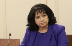 Петкова отговори на критиките на Йотова за държавния дълг: Кредитният ни рейтинг ще върви нагоре