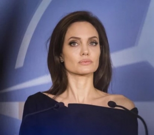 Анджелина Джоли е шпионин