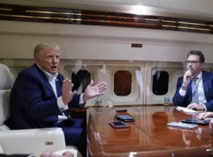 Тръмп за Путин от борда на Air Force One:Той е умен човек, в политиката е от дълго време.Но и аз съм