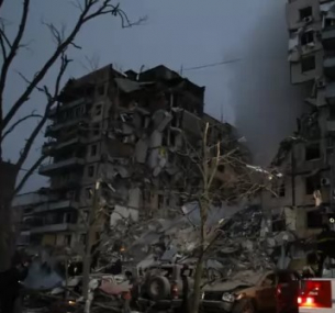 Петима загинаха, а 27 са ранени: Русия нанесе удари по градове в Украйна. Взривове разтърсиха Киев.