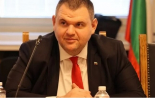 Пеевски: Депутатите са уплашени от разкритията за „Булгартабак“ и „мистър Кеш“