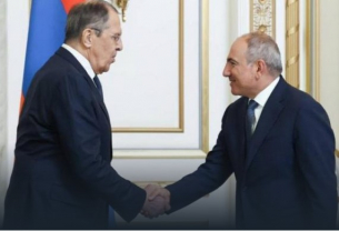 Работното посещение на Сергей Лавров в Армения: Нормализиране на отношенията и уроци за прозападните маргинални сили