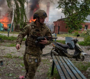 Руските военни заемат позиции във Вовчанск. Зеленски отмени посещения в Португалия и Испания