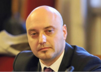 Правосъдният министър погна нотариус заради сделките на енергийния бос Гинка Върбакова