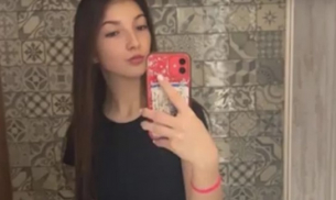 Маги погребана в черен ковчег, а на гроба й...