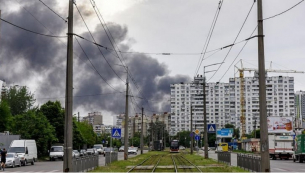 Силни експлозии разтърсиха Киев, вият сирени за въздушна тревога