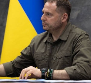 Ръководителят на кабинета на президента на Украйна се обяви против преминаването в отбрана във войната с Русия