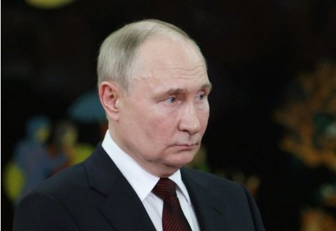 Путин нахлува не само в Украйна, или как се води война с туитове